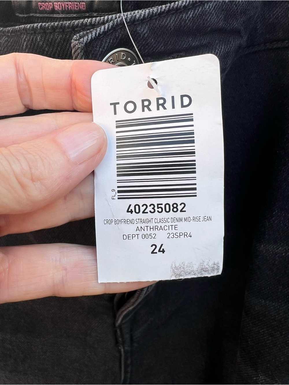 Torrid Black crop boyfriend Distressed mid rise Jeans - Picture 7 of 8